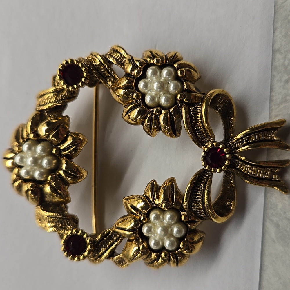 Avon Gold Wreath Brooch with Pearl and Red Accents